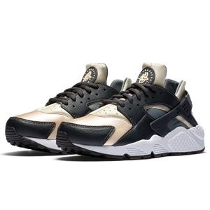 nike air huarache black and gold